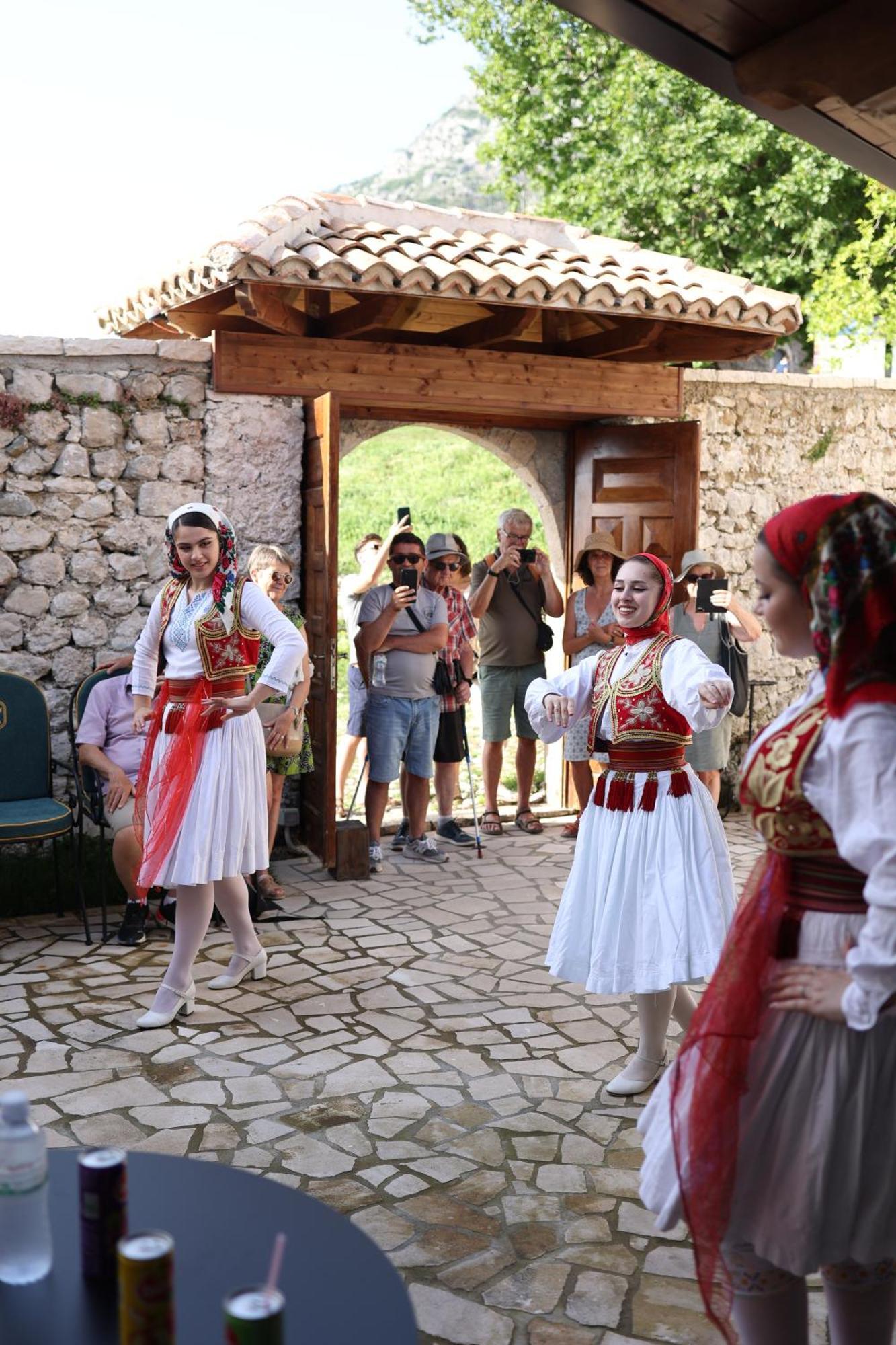 Kruja Albergo Diffuso , Inside Kruja Castle Экстерьер фото