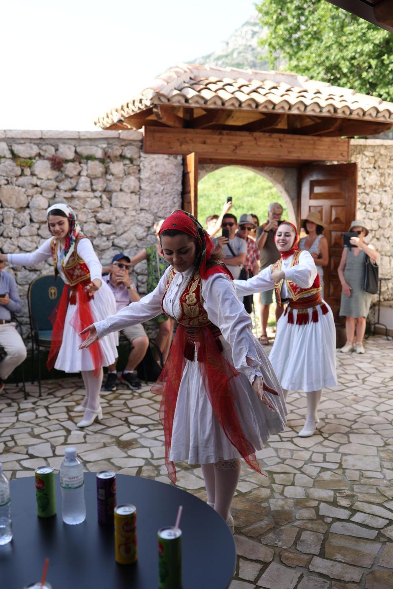 Kruja Albergo Diffuso , Inside Kruja Castle Экстерьер фото
