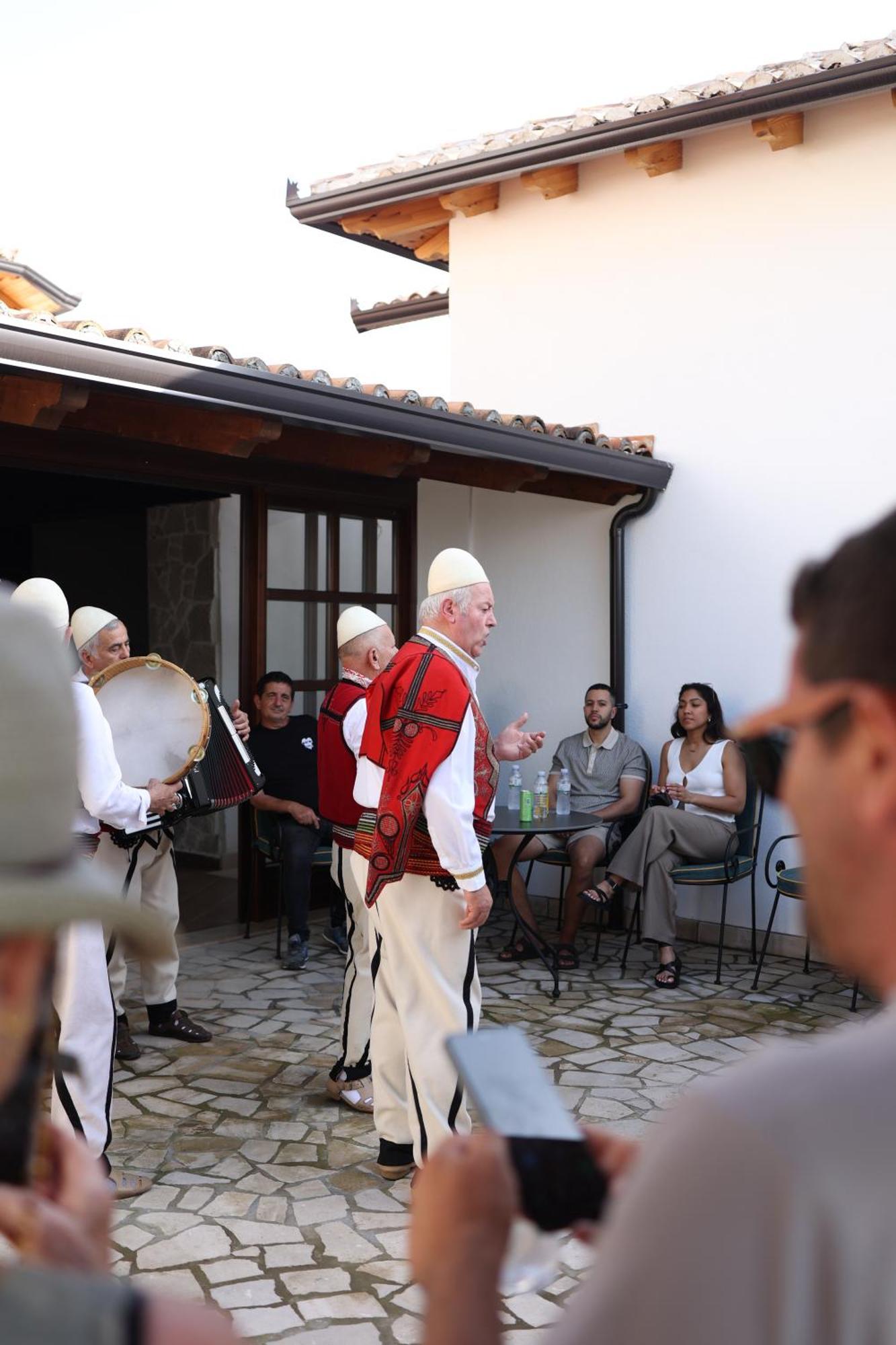 Kruja Albergo Diffuso , Inside Kruja Castle Экстерьер фото