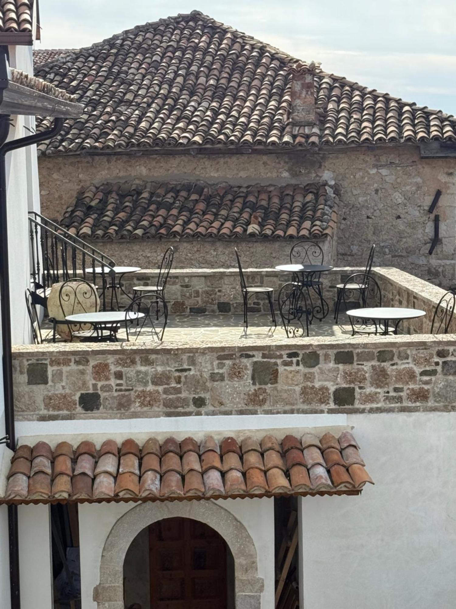 Kruja Albergo Diffuso , Inside Kruja Castle Экстерьер фото